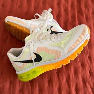 Women’s Nike Air Max 2014